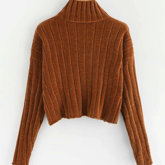 High Neck Raw Hem Crop Sweater - Picture 2 of 4